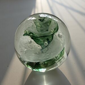 GLASS PAPER WEIGHT